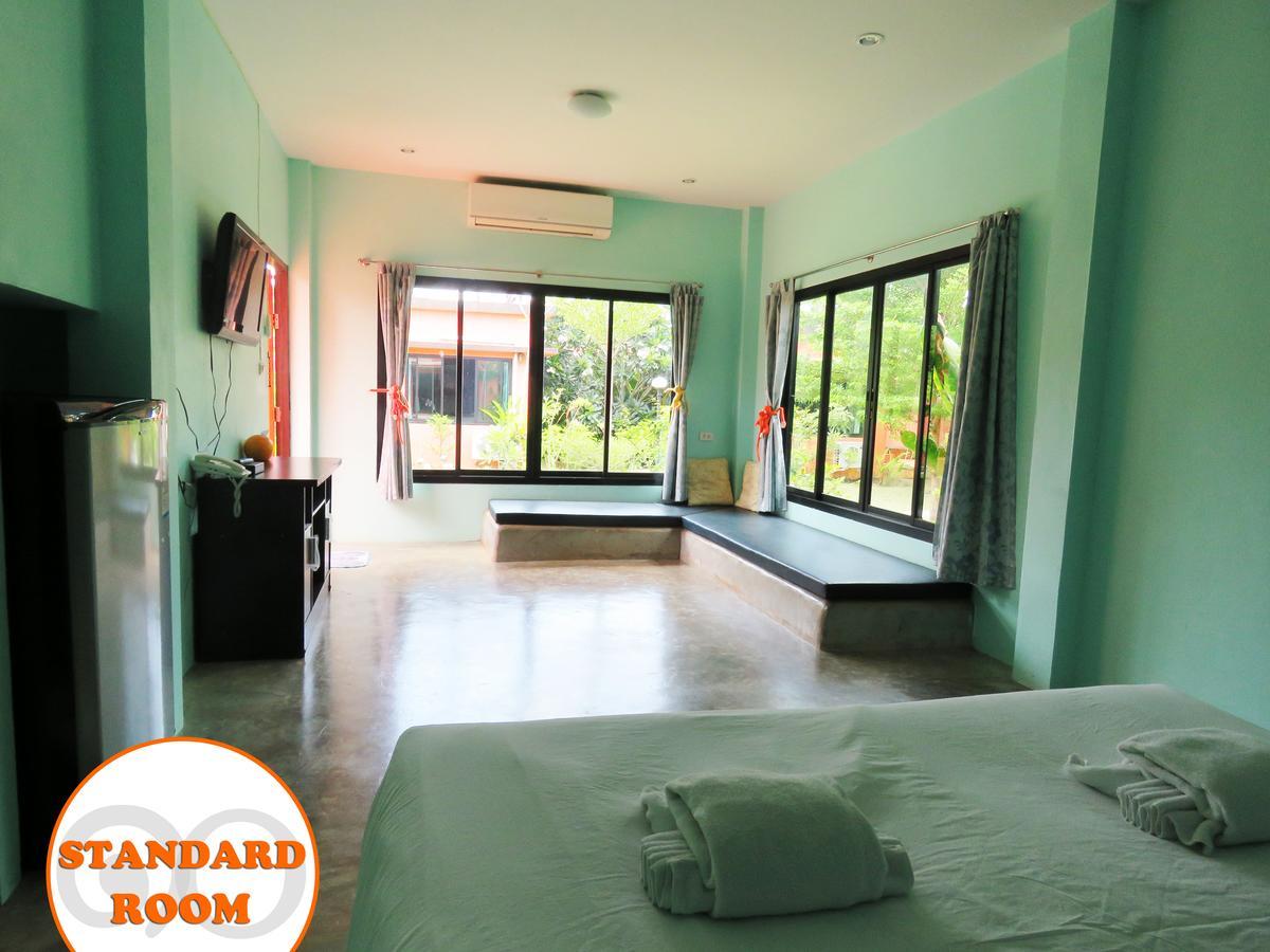 10 Billion Resort Samut Songkhram Buitenkant foto